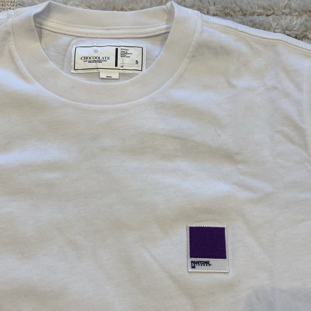 Pantone x Chocooolate tshirt Sz S